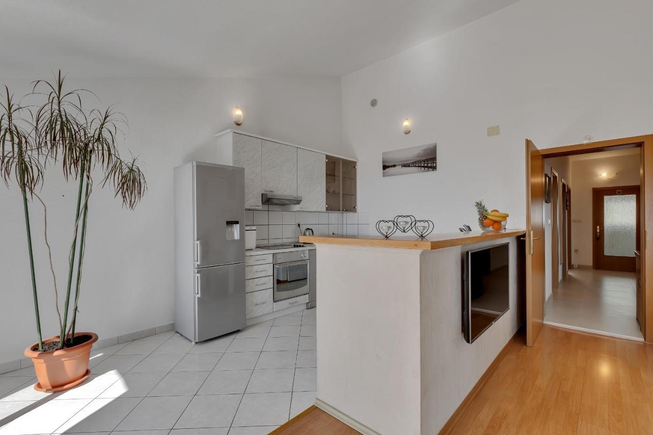 Apartman Sara Baška Voda Εξωτερικό φωτογραφία